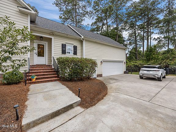 5th image of 128 Trent Shores Drive
