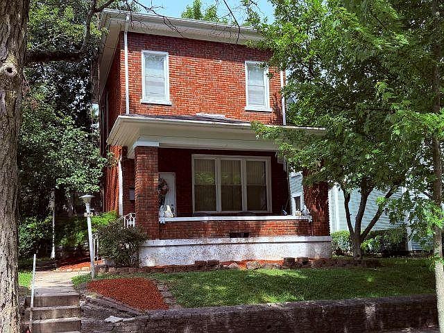 1st image of 224 S 15th St