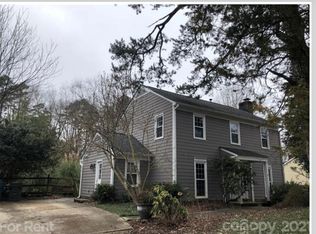 812 Lightwood Dr, Matthews, NC 28105