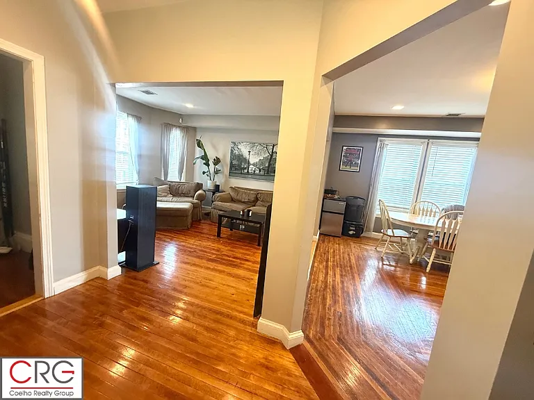 10 Eastman Rd — Photo 12