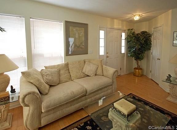 5th image of 4024 Brandie Glen Rd