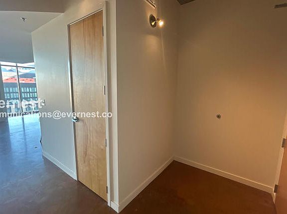 4th image of 600 12th Ave S APT 1416