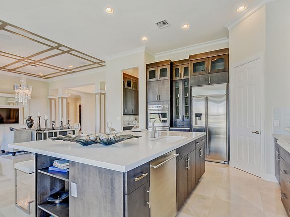 Large island for meal prep