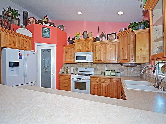3rd image of 200 N Summerwind Dr