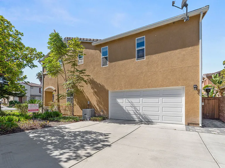 1753 Reichert Way — Photo 38