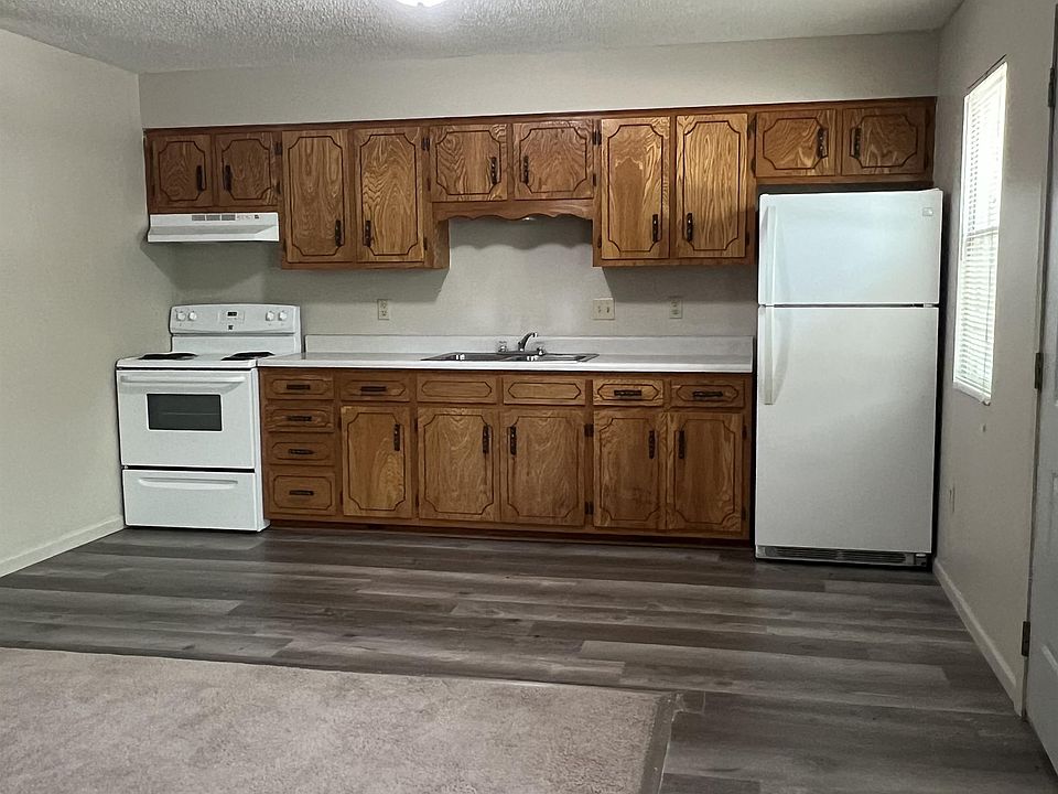 1st image of 622 Lakeview Dr #J