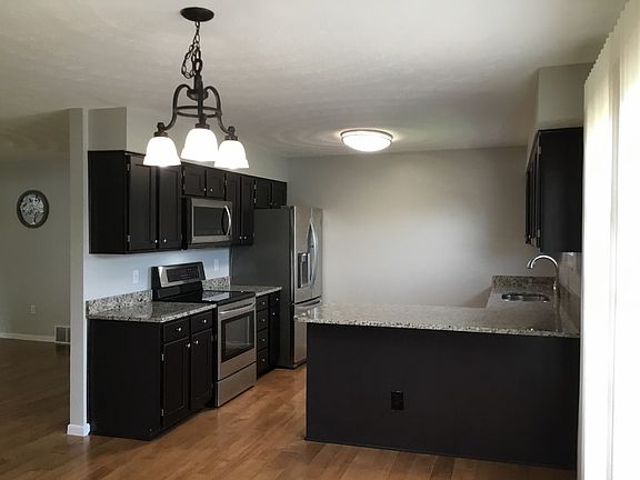 5th image of 6 Campview Dr
