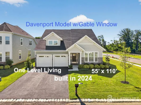 2 Vizcaya Dr, Monroe Township, NJ 08831