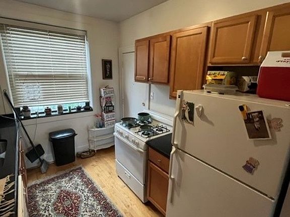 2nd image of 4514 N Paulina St APT 1W