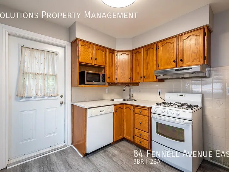 84 Fennell Ave E — Photo 20