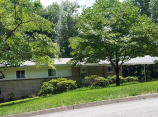 897 W Outer Dr, Oak Ridge, TN 37830