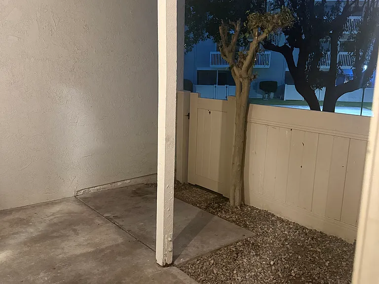 225 S Ventura Rd #84 — Photo 11