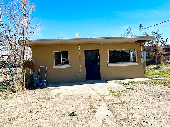 3rd image of 1921 E San Antonio Ave