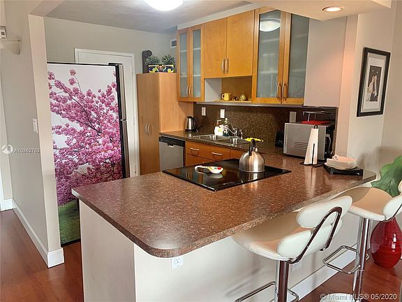 5th image of 10101 E Bay Harbor Dr APT 401