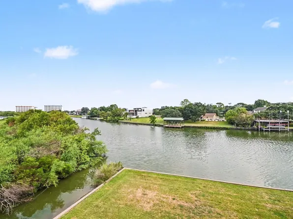 18511 Egret Bay Blvd APT 102, Houston, TX 77058