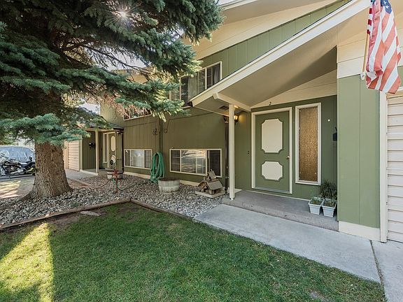 3rd image of 830 Whittier Cir