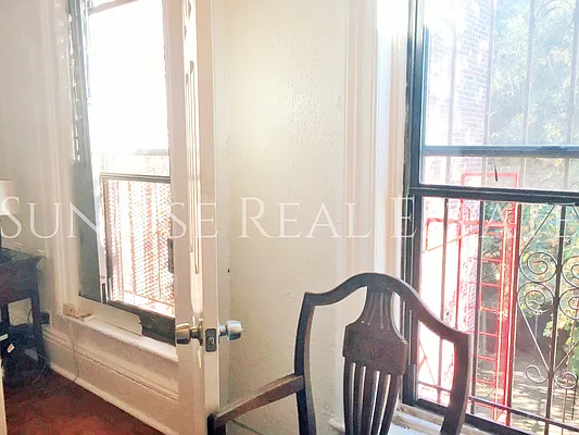 Rented by Sunrise Real Estate | media 57