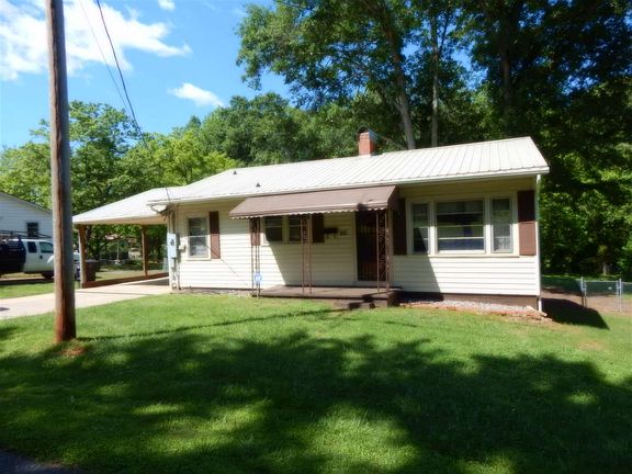 2nd image of 384 Willow Run Dr