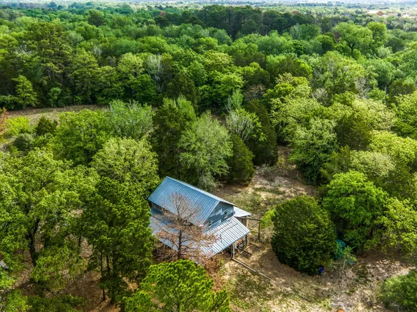 242 Cody Ln, Bastrop, TX 78602
