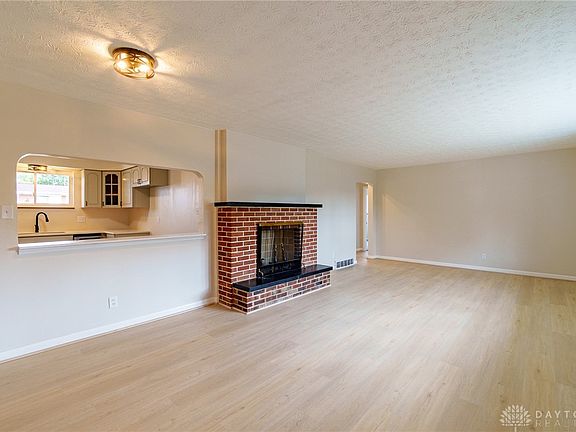5th image of 4151 Merryfield Ave