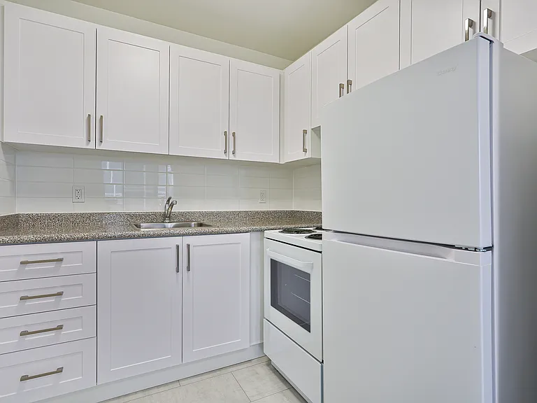 50 Cambridge Ave — Photo 9