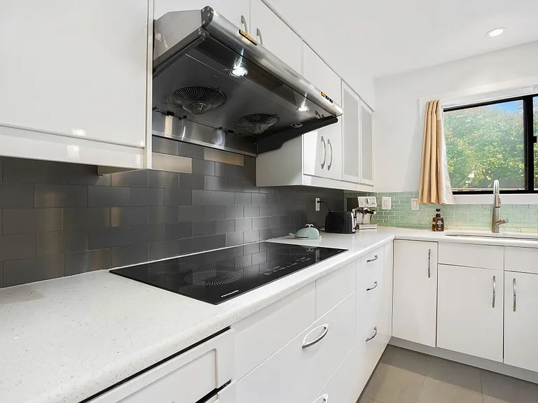 5351 Strathmore Ave — Photo 12
