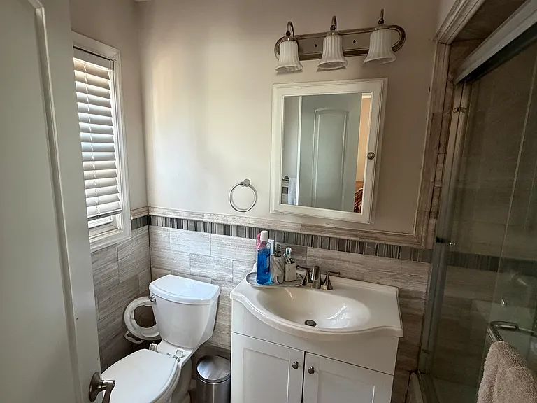 231 Sedore Ave #1 — Photo 13