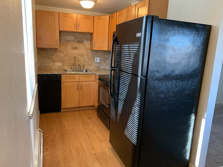 2437 Spruce street — Photo 49