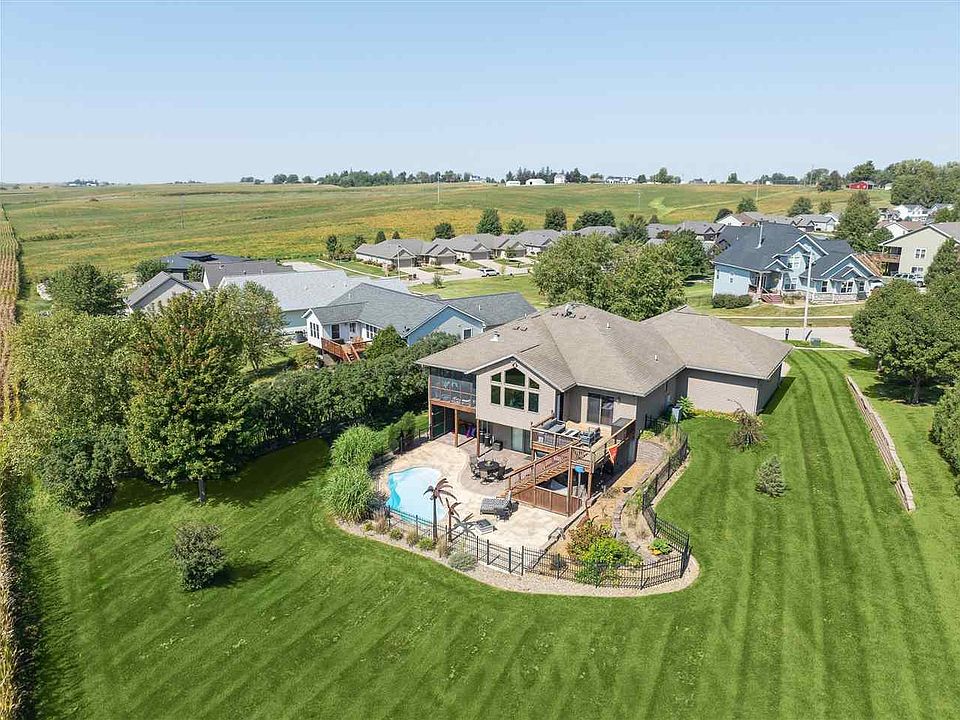 1st image of 123 Bedford Rd