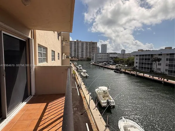3860 NE 170th St APT 304, North Miami Beach, FL 33160