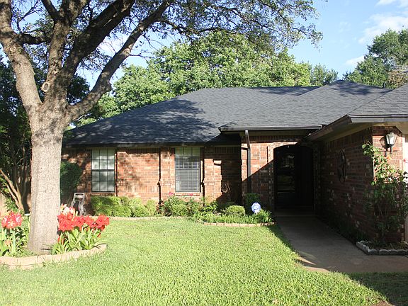 3rd image of 3418 Fort Hunt Dr