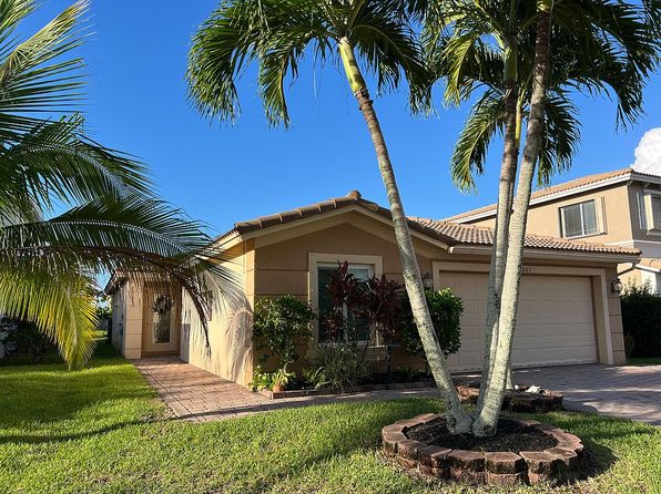 801 SE Trammell Trce