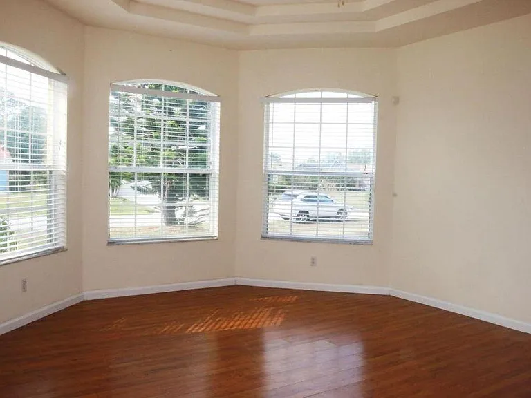 1225 SW Fountain Ave — Photo 14