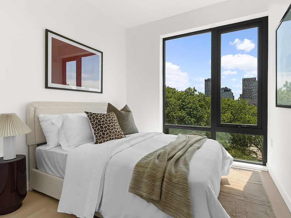 1st image of 125 Chrystie St #202