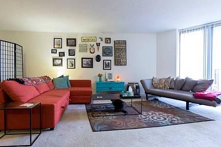 Living room with plenty of sunlight
