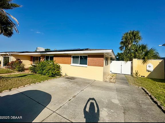 2nd image of 1104 Jacaranda Ave APT 1