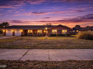 301 Floyd Dr, Lynn Haven, FL 32444