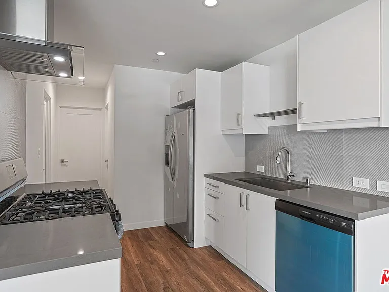 1166 S Cochran Ave #2 — Photo 7