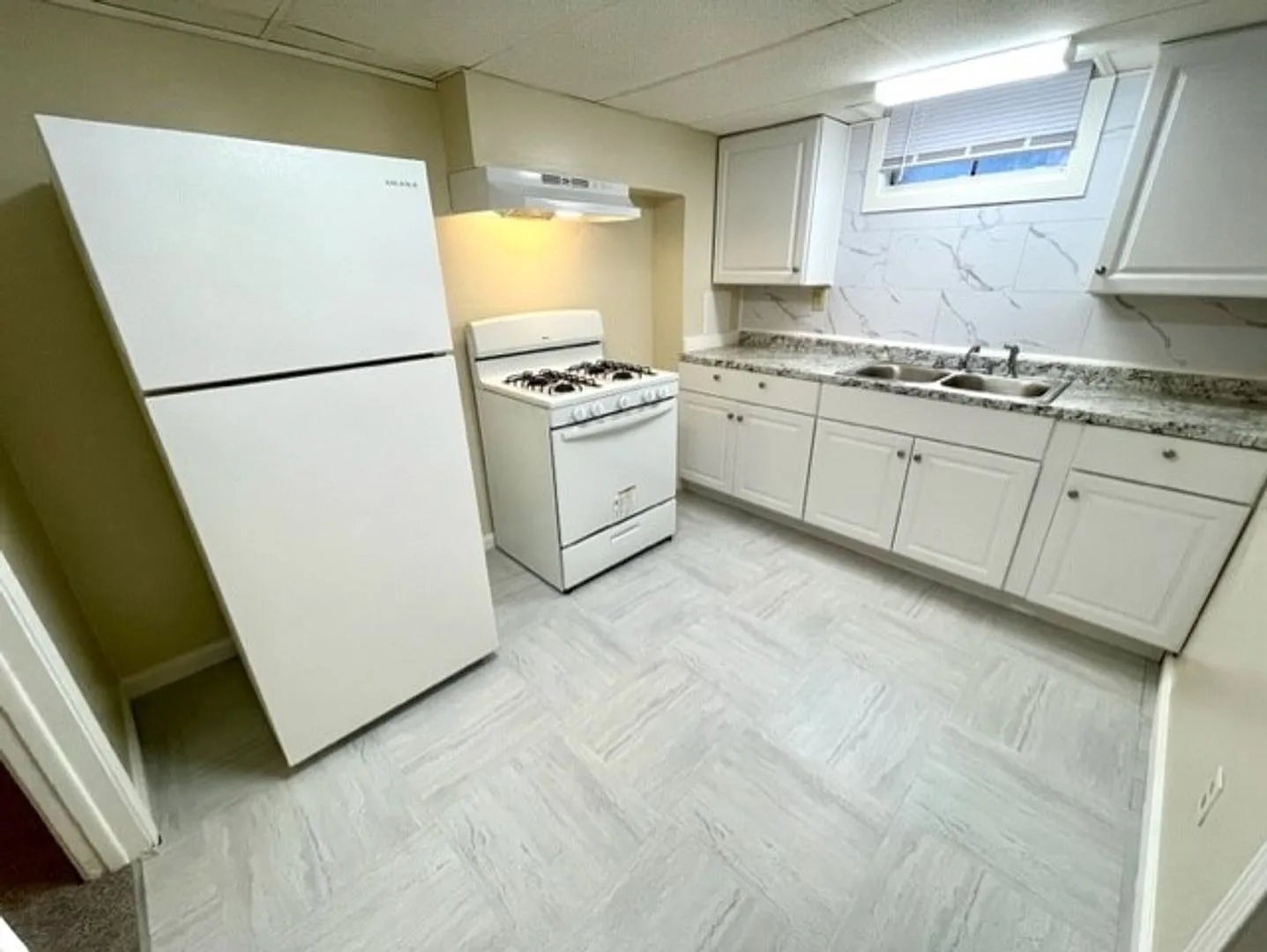 1 Bedroom Apartment Downtown w/ Bonus Room - Utilities Included! — Photo 1