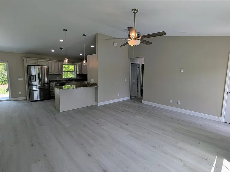 7708 N Paris Dr — Photo 4