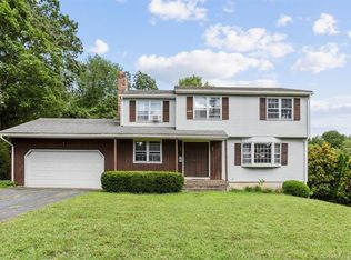 32 Oxford Dr, Glastonbury, CT 06033