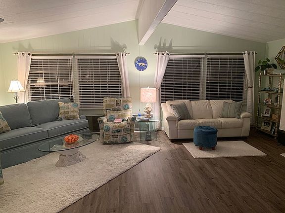 3rd image of 466 Fairway Dr