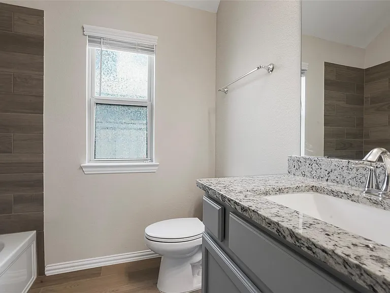 15218 Kickapoo Cavern Dr — Photo 11