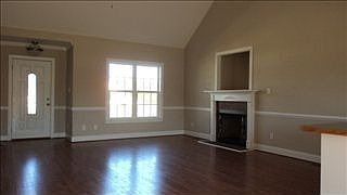 5th image of 512 Heron Dr