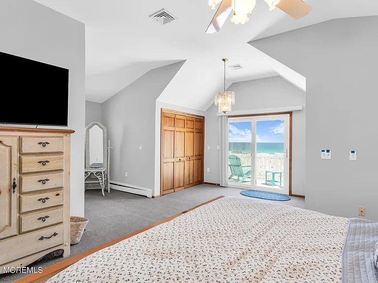 2400 Ocean — Photo 10
