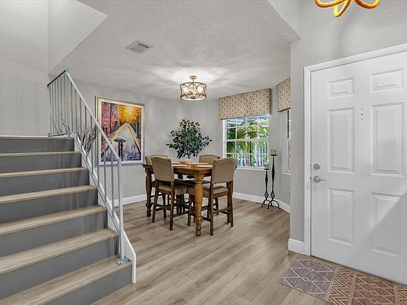 4th image of 630 Maple Oak Circle #114