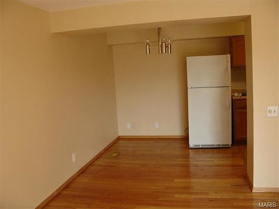 breakfast area opens to dining area