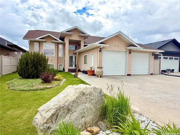 2326 Buhler BAY, North Battleford, SK S9A 1J2