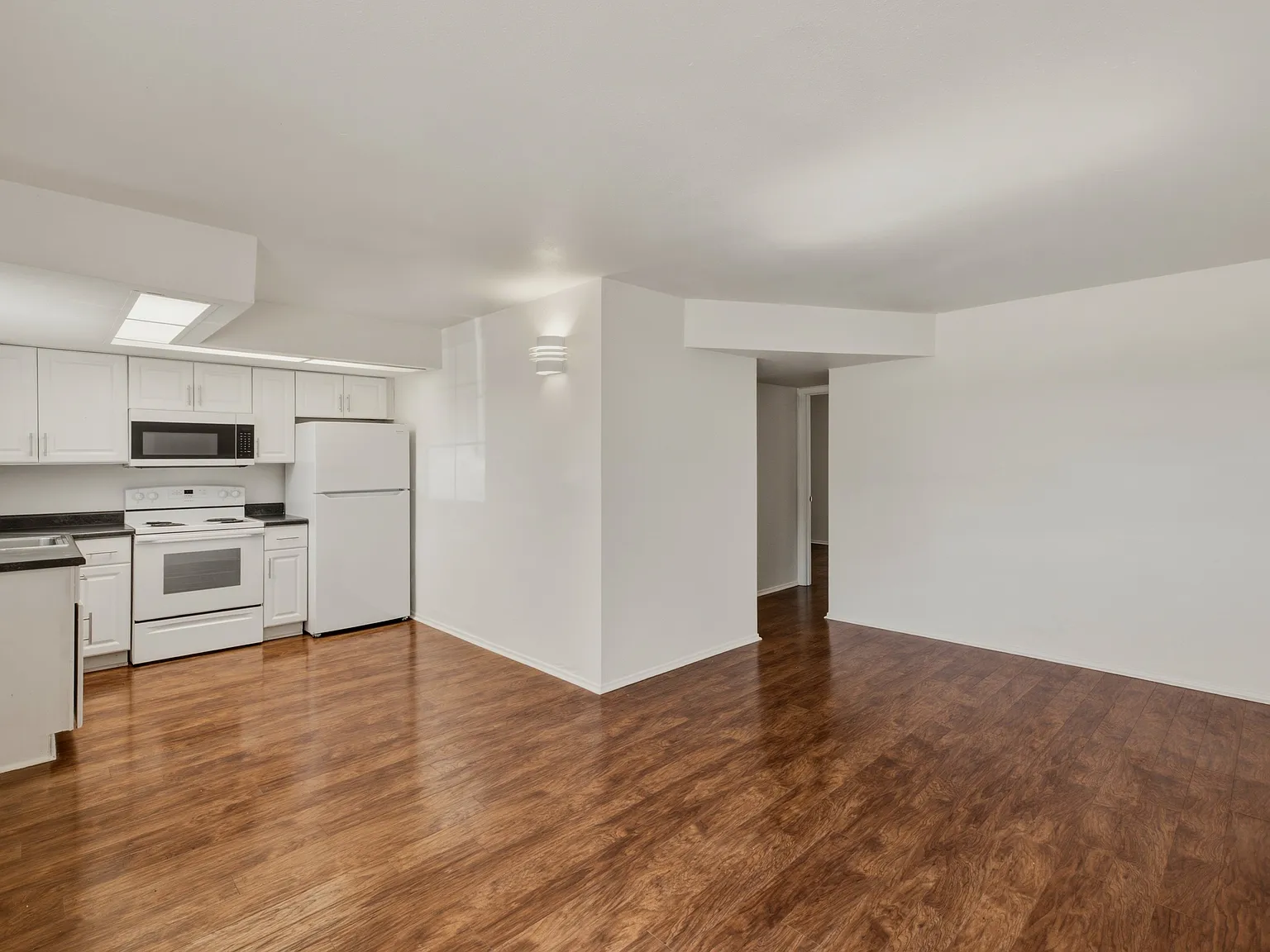 2 bed, 705 sqft, $1,195 — Photo 1
