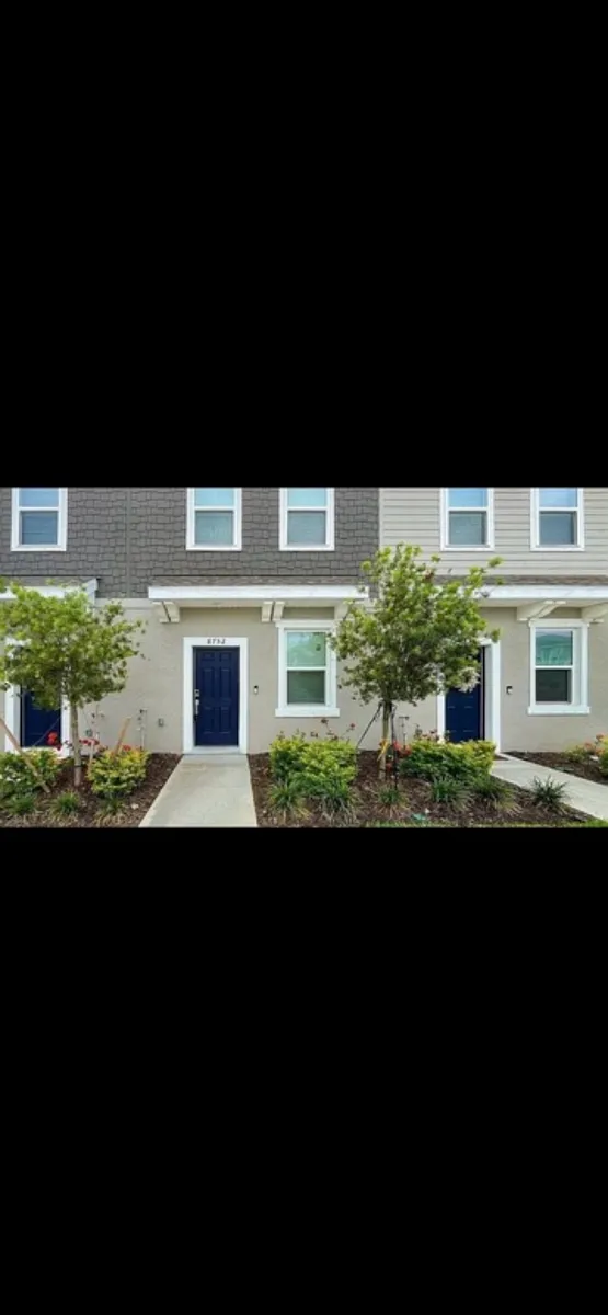 Building Photo - 8752 Daybreak St